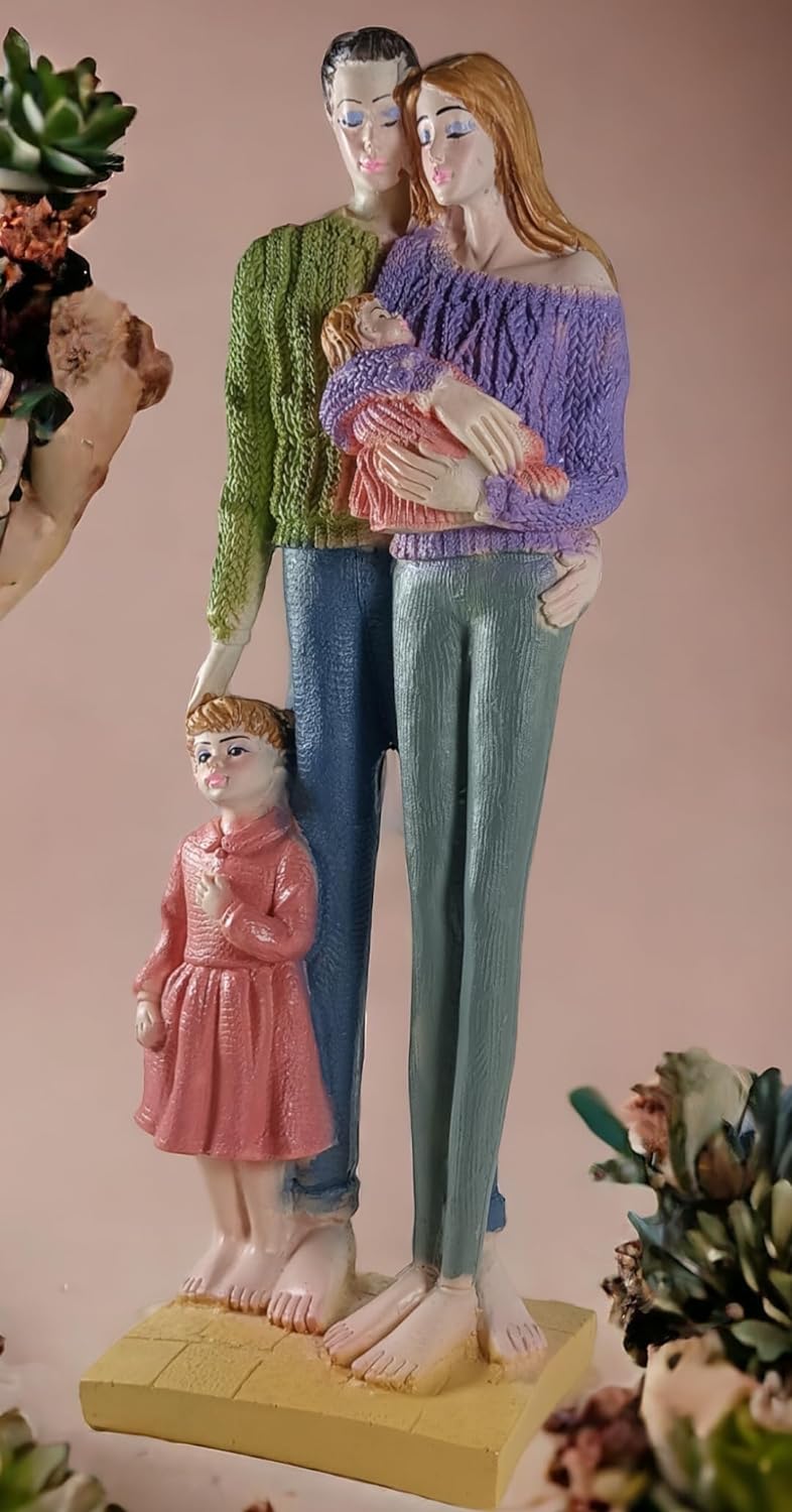 Valentine Romantic Love Couple Statue