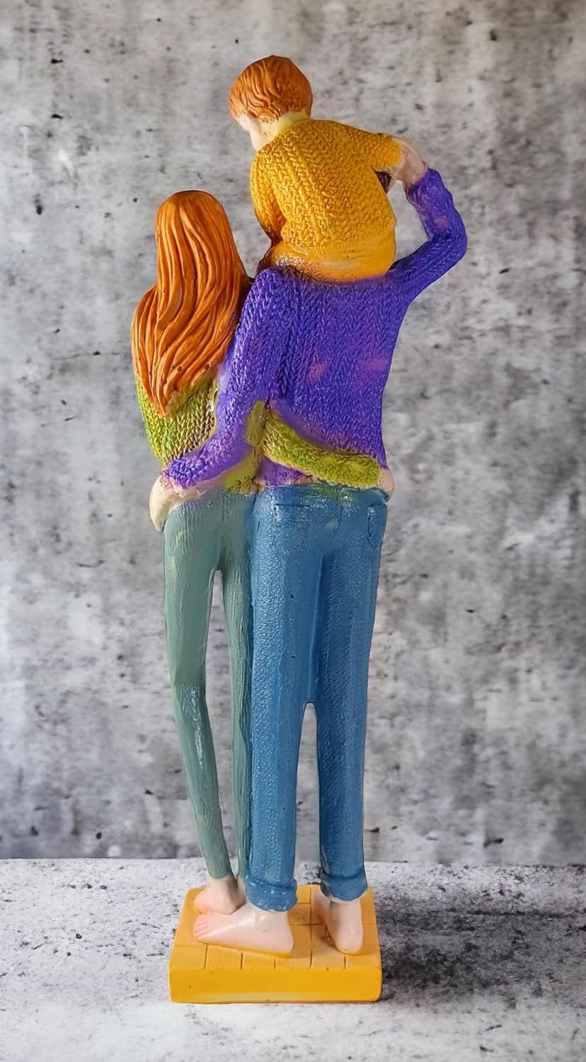 Valentine Romantic Love Couple Statue