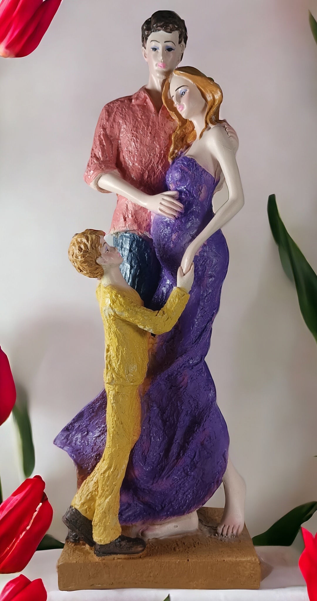 Valentine Family Love Couple with Baby & Pregnant Mother Statue