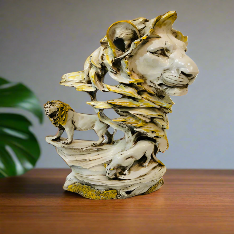 King of Beasts Lion Family, Gold