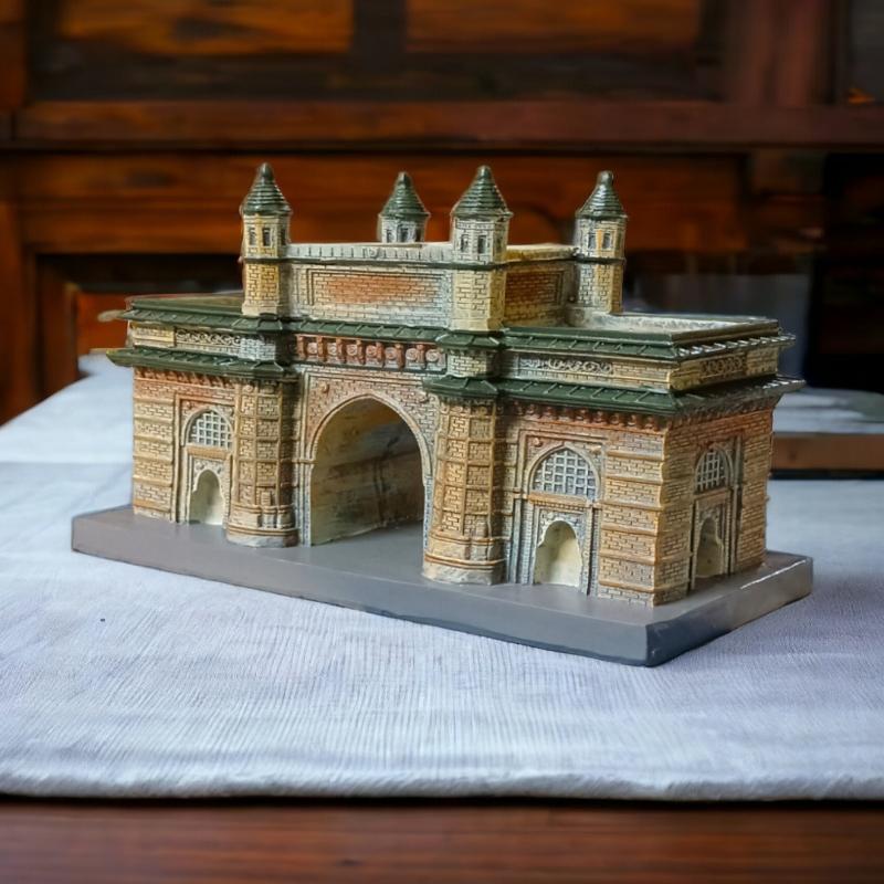 Mumbai Gateway of India Souvenir Statue