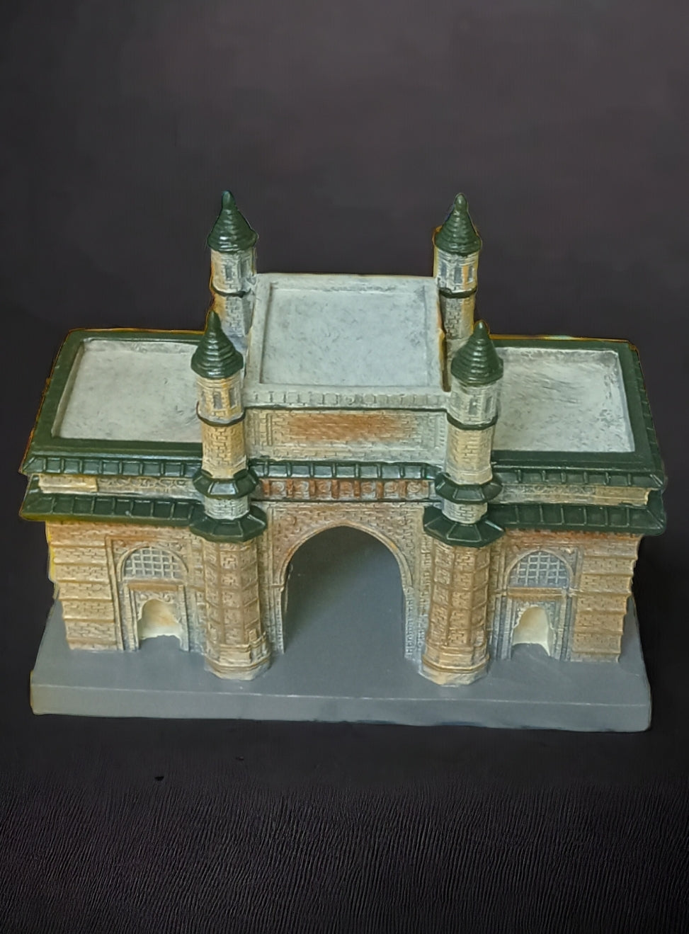 Mumbai Gateway of India Souvenir Statue