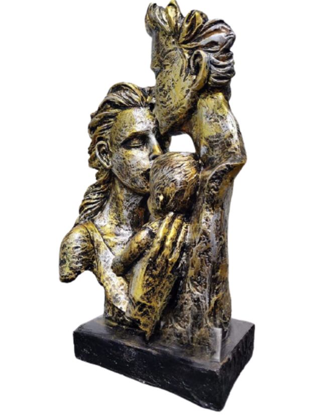 Mother Father Baby Love Statue Family Love Couple Statue