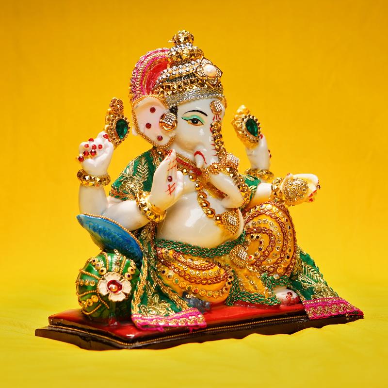 Ganesh ji with Chowki Idol