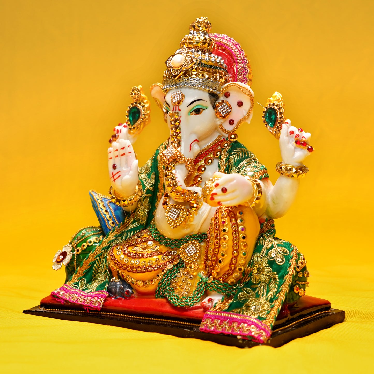 Ganesh ji with Chowki Idol