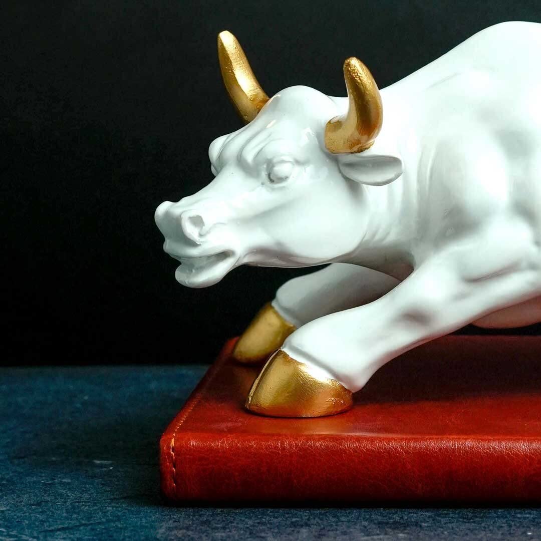 Majestic Share Market Bull